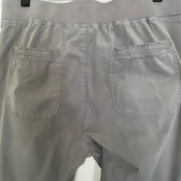 Aventura Relaxed Fit Grayish Green Cotton Pants - Size M - Picture 9 of 15